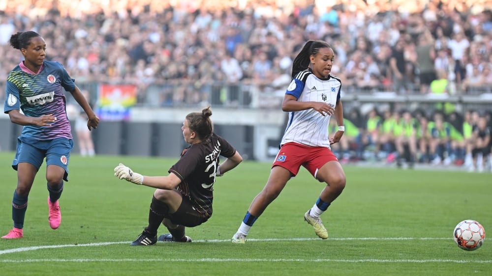 Doppeltorschützin und hier bei ihrem ersten Treffer zum 2:0 in Aktion: Lisa Baum.