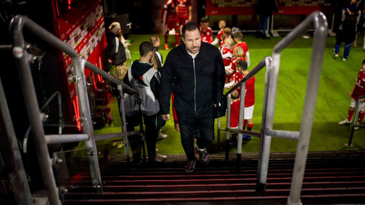 Mislintats-erster-Arbeitstag-Fortuna-stellt-Sportdirektor-Weber-frei