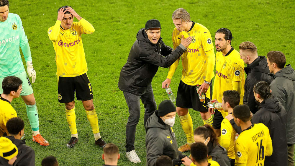 Dortmunds Trainer nimmt seine Spieler in Schutz und stellt Forderungen: Edin Terzic vor der Verl&#228;ngerung gegen Paderborn.