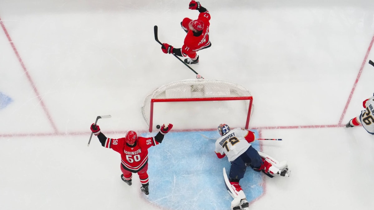 Debakel-f-r-den-Stanley-Cup-Sieger-Carolina-fegt-ber-Florida-hinweg