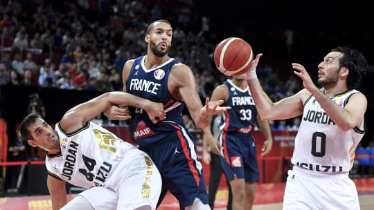 Mit Frankreich auch im zweiten Gruppenspiel erfolgreich: Rudy Gobert (M.).