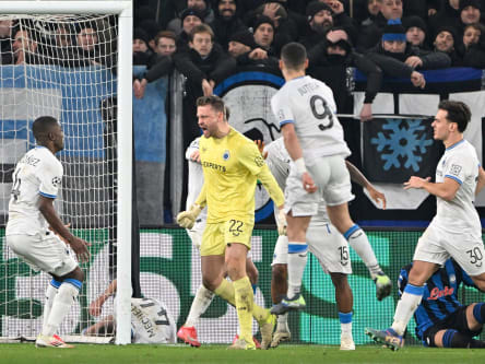 Gefeierter Held: Simon Mignolet nach seiner Parade gegen Ademola Lookman.