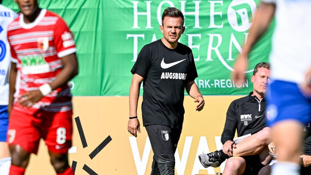 Toreschießen bleibt beim FCA ein Thema: Augsburgs Trainer Enrico Maaßen.