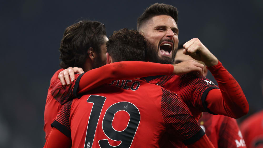 Brachten Milan den 3:1-Sieg gegen Rom ein: Yacine Adli (li.), Theo (mi.) und Olivier Giroud.