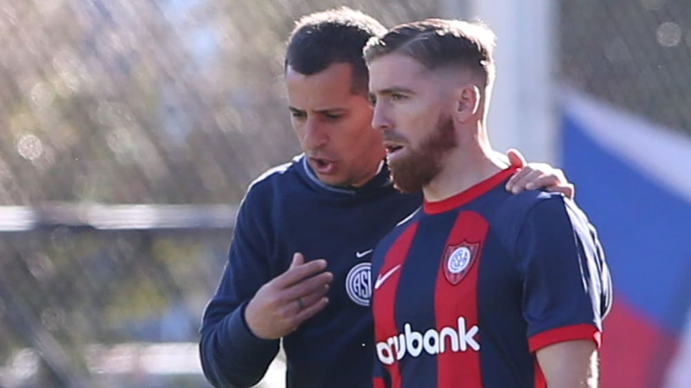 Die Abmachung nicht eingehalten: Iker Muniain mit Leandro Romagnoli.