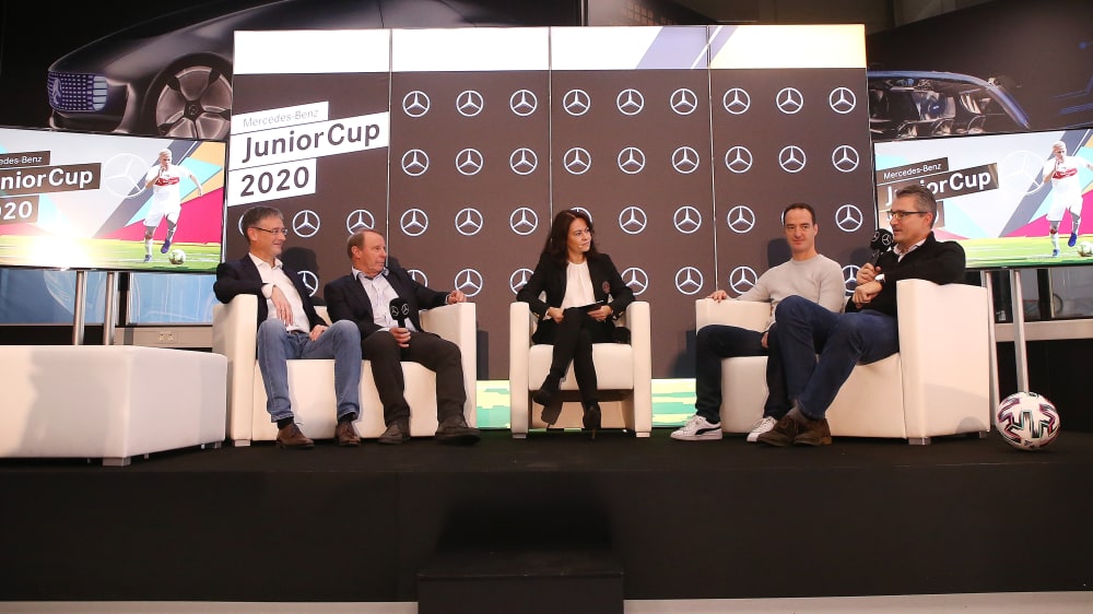 Expertenrunde: Talk im Rahmen des Mercedes-Benz JuniorCup.