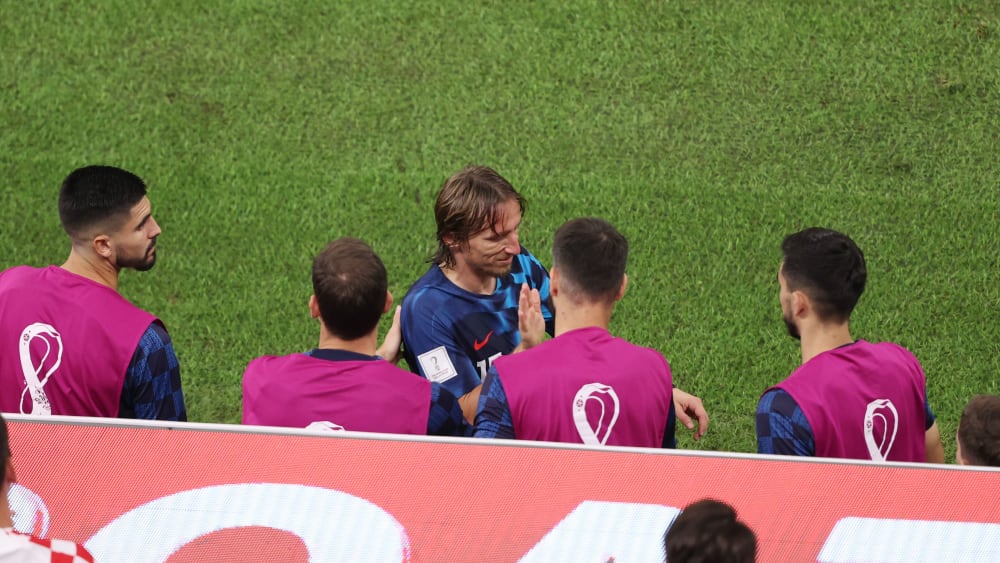 Ende einer Ära? Luka Modric mit seinem Teamkollegen nach seiner späten Auswechslung.