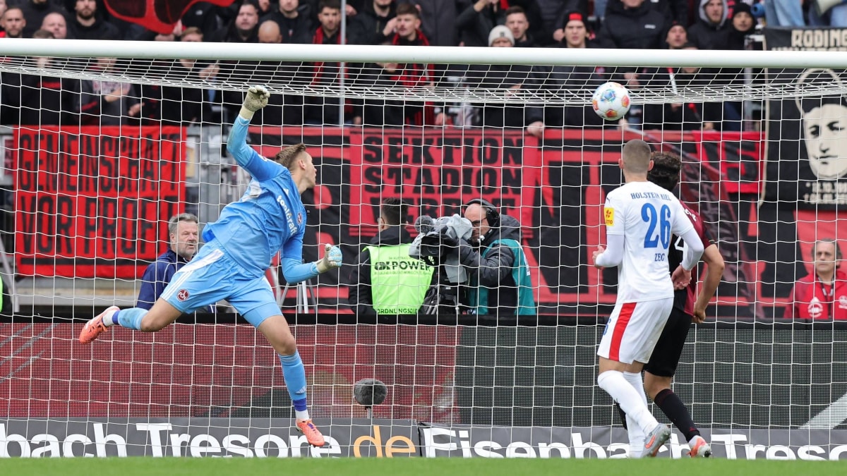 2. Liga: Kiel vereitelt Nürnberger Siegesserie spät - kicker 2. Liga: Kiel vereitelt Nürnberger Siegesserie spät - kicker