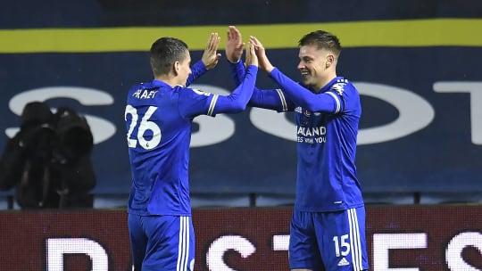 Schlag ein: Dennis Praet und Harvey Barnes (r.) beim Torjubel.