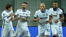 Beste Laune: Marcelo Brozovic (2.v.l.) hat Inter Mailand auf die Siegerstraße in Tiraspol gebracht.