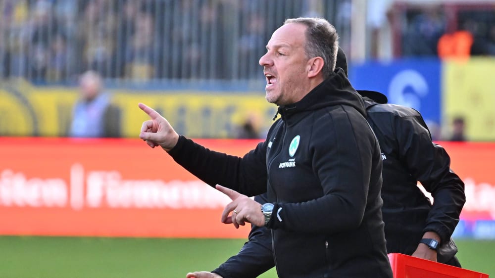 Fürths neuer Trainer Alexander Zorniger feierte einen Einstand nach Maß.
