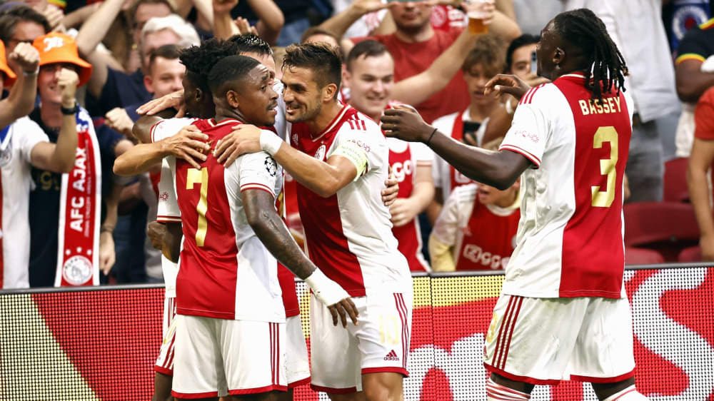 Verdienter Jubel bei Ajax Amsterdam: Zum Auftakt gewannen die Niederländer mit 4:0.