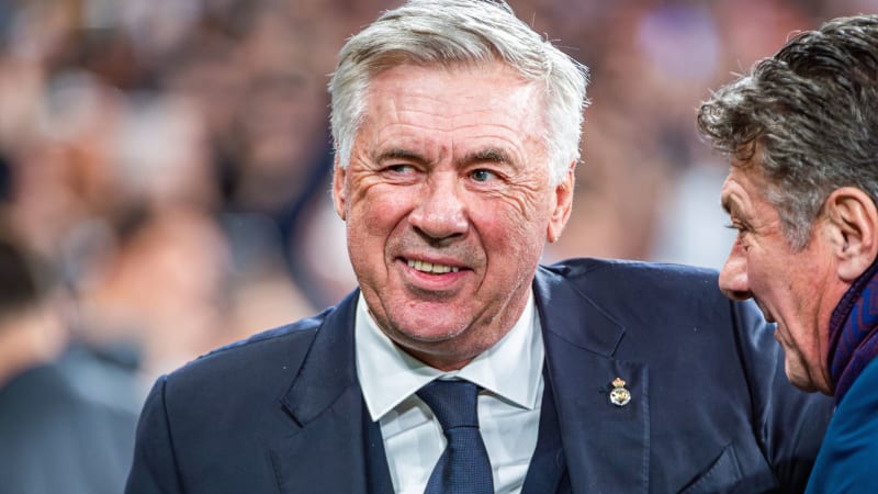 MADRID, SPAIN - 2023/11/29: Carlo Ancelotti (L), coach of Real Madrid, and Walter Mazzarri (R) of Napoli seen before the UEFA Champions League 2023/24 match between Real Madrid and Napoli at Santiago Bernabeu Stadium. Final score; Real Madrid 4:2 Napoli. (Photo by Alberto Gardin/SOPA Images/LightRocket via Getty Images)