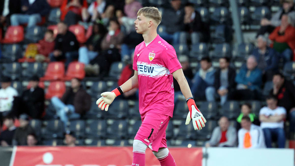 VfB bindet Hellstern langfristig: 