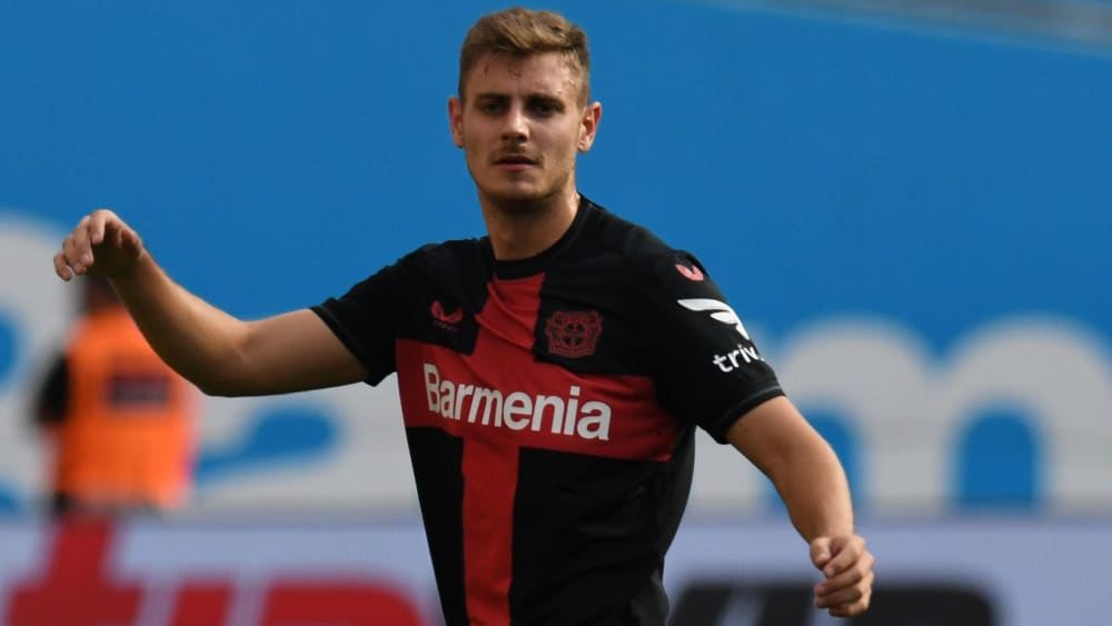 Bayern-Leihgabe Josip Stanisic kommt bei Bayer Leverkusen bislang noch nicht wie gehofft zum Zug.