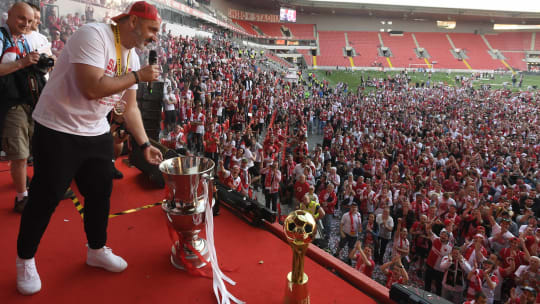 Zwei Titel und drei Geschenke: Slavia-Coach Jindrich Trpisovsky.