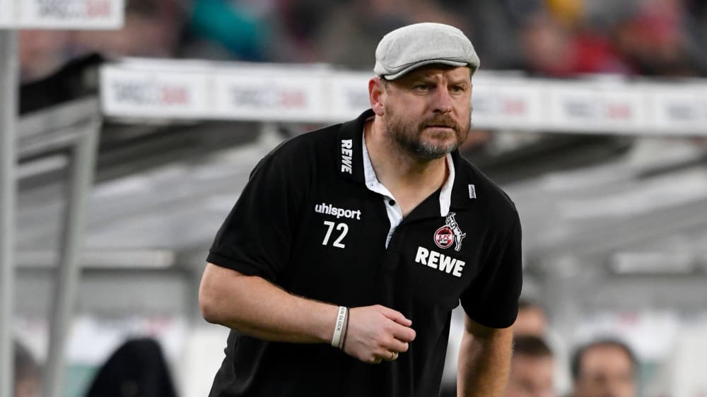 Kölns Coach Steffen Baumgart denkt über Änderungen in der Innenverteidigung nach.