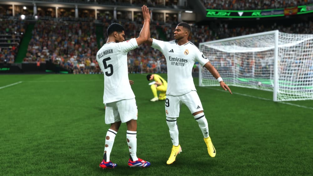 Schlag ein: Dank Crossplay könnt ihr mit fast all euren Freunden in FC 25 königlichen Spaß haben.