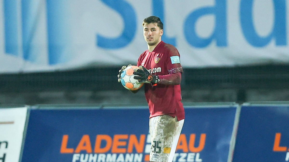 dreikampf-um-den-platz-im-tor-von-dynamo-dresden-kicker