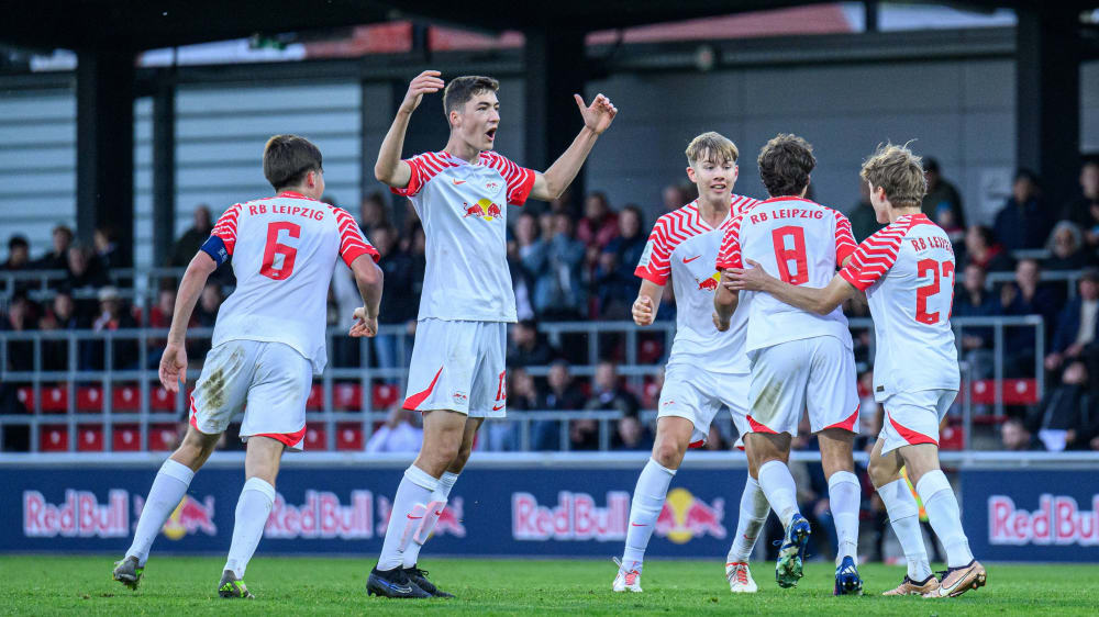 Stehen erstmals in der Vereinsgeschichte im Achtelfinale der Youth League: RB Leipzig.