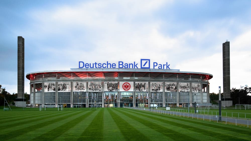 Altes Stadion, neuer Name: Eintracht Frankfurt spielt k&#252;nftig im Deutsche-Bank-Park.