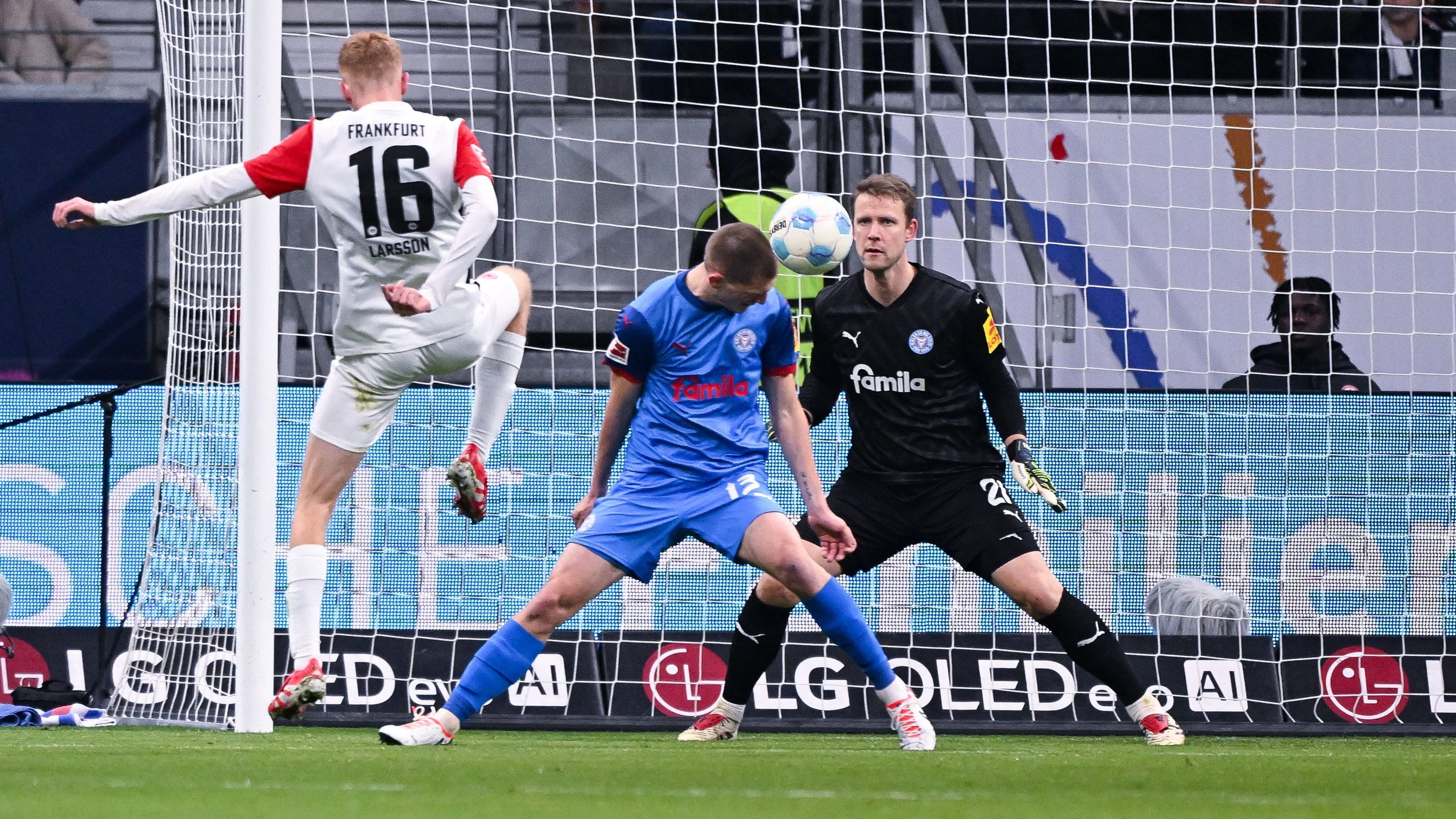 Liveticker | Eintracht Frankfurt - Holstein Kiel 3:1 | 22. Spieltag ...