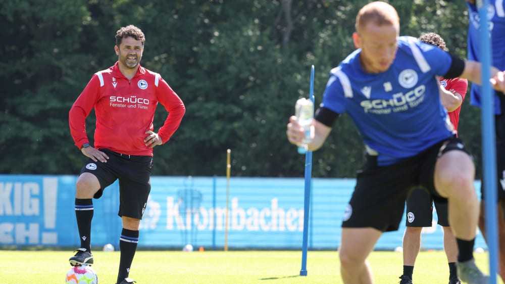 Für den neuen Bielefeld-Coach Uli Forte (l.) ist ein gutes Arbeitsklima wichtig.