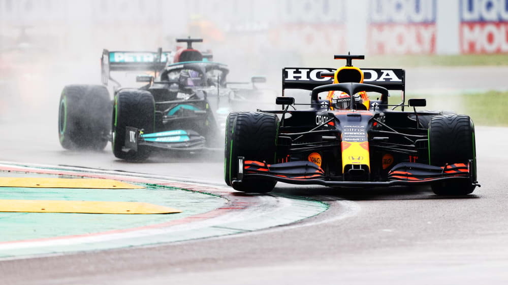 Weltmeister Lewis Hamilton und Max Verstappen