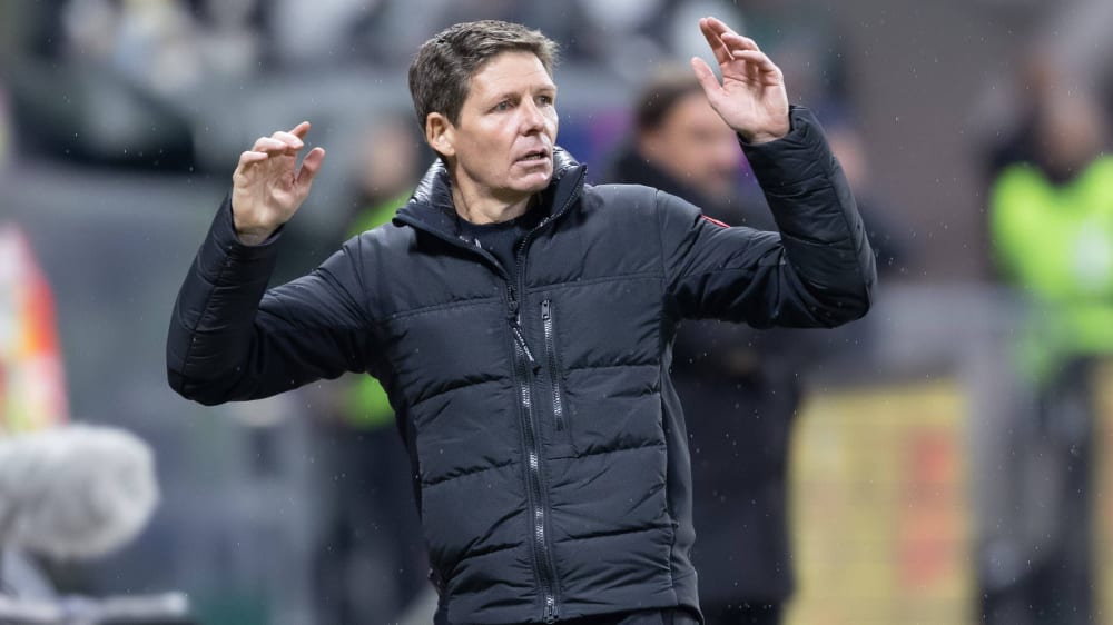 Hat in der Defensive große Personalprobleme: Frankfurts Coach Oliver Glasner.