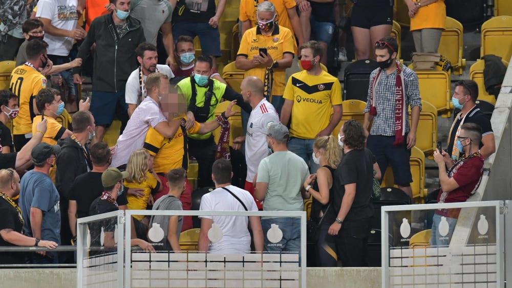 Konfrontierte nach dem Pokalaus in Dresden einen Fan auf der Trib&#252;ne: Toni Leistner.