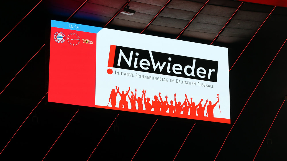 Das Nachholspiel des FC Bayern gegen Union Berlin stand bereits im Zeichen der "!Nie wieder"-Initiative.