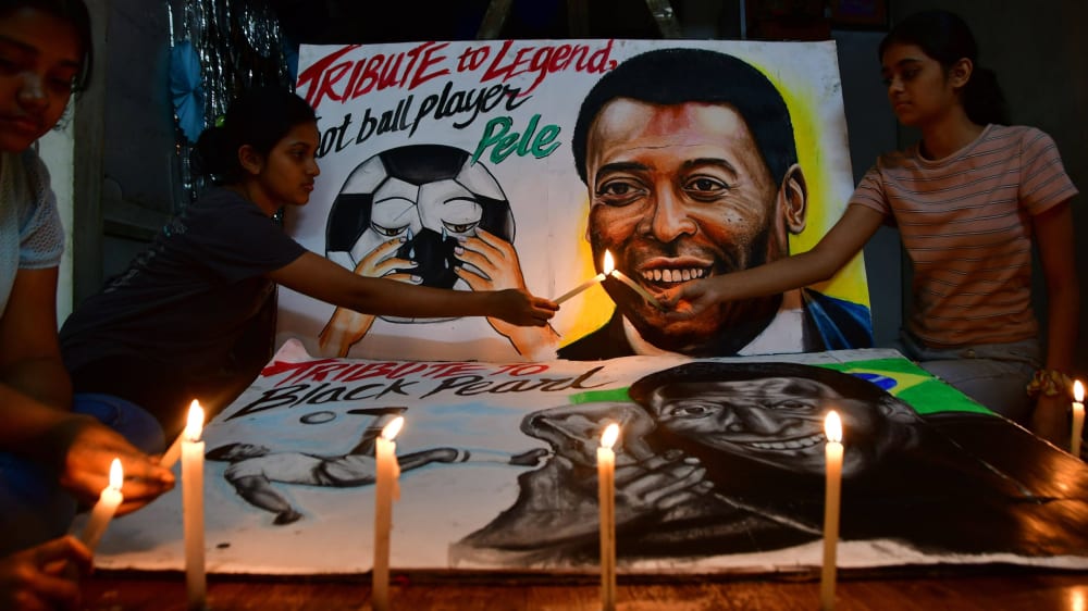Fans auf aller Welt trauern um Pelé.