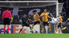 Spektakel in der Nachspielzeit: Bruno Duarte traf per Seitfallzieher-Aufsetzer zum 1:1-Endstand gegen Arsenal. 