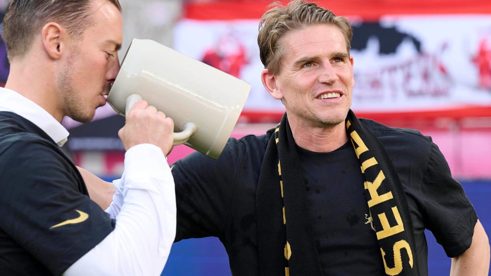 Weiß, wie Erfolg geht: Salzburgs Sportdirektor Christoph Freund (re.), hier mit Coach Matthias Jaissle.