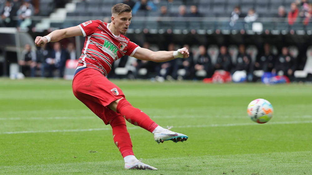 Ermedin Demirovic fühlt sich beim FC Augsburg in seiner Karriere angekommen.
