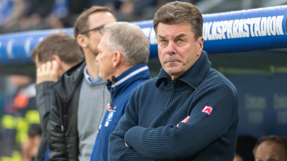 Kreidet sich die Derby-Pleite an: HSV-Trainer Dieter Hecking.