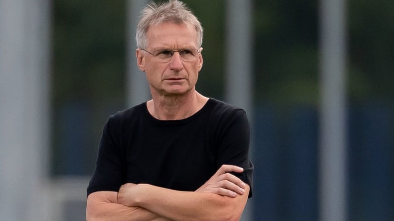 GELSENKIRCHEN, GERMANY - AUGUST 15: (BILD ZEITUNG OUT) Michael Reschke of FC Schalke 04 looks on during the pre-season friendly match between FC Schalke 04 and SC Verl on August 15, 2020 in Gelsenkirchen, Germany. (Photo by Max Maiwald/DeFodi Images via Getty Images)