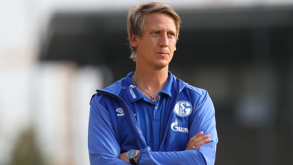 Schalkes U-17-Coach Frank Fahrenhorst steht im Visier des VfB Stuttgart, bei dem er die U 21 &#252;bernehmen soll.