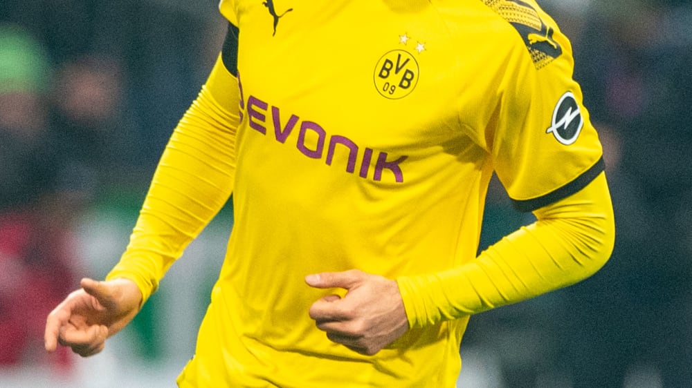 Bis Saisonende zieht der "Evonik"-Schriftzug noch in allen Wettbewerben das BVB-Trikot.