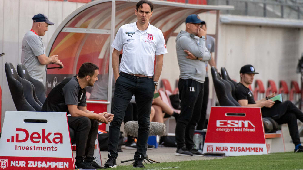 Florian Schnorrenberg verliert mit dem Halleschen FC bei 1860 M&#252;nchen.