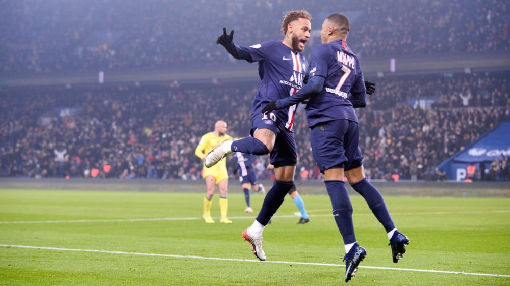 PSG-Torsch&#252;tzen unter sich - und besonders nach dem grandiosen 1:0 bestens gelaunt: Neymar und Kylian Mbapp&#233;.