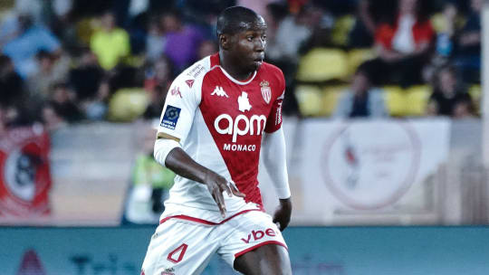 Mohamed Camara überklebte auf seinem Brustbein ein Logo gegen Homophobie.