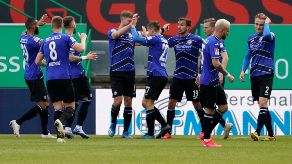 Vier Tore in der Fremde: Arminia Bielefeld baut in F&#252;rth die Tabellenf&#252;hrung aus.