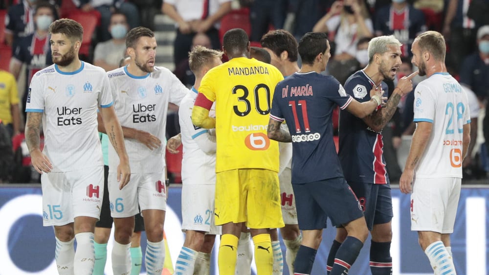 Hitzige Szenen zwischen PSG und OM: Und mittendrin Angel di Maria (#11), Neymar und Valere Germain (re.).