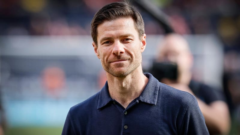 1. Bundesliga: Bayer 04 Leverkusen - Borussia Dortmund, 11.05.2025 Xabi Alonso (teknik direktör Bayer 04 Leverkusen) taraftarlara veda ediyor; Bayer 04 Leverkusen - Borussia Dortmund, 1. Bundesliga'nın 33. maç günü, 11 Mayıs 2025'te Leverkusen'deki BayArena'da. DFL düzenlemeleri, fotoğrafların görüntü dizileri ve/veya yarı video olarak kullanılmasını yasaklamaktadır. *** 1 Futbol Bundesliga Bayer 04 Leverkusen Borussia Dortmund, 11 05 2025 FOTOĞRAFLAR RESİM DİZİLERİ VEYA YARIM VİDEO OLARAK Telif Hakkı: xBEAUTIFULxSPORTS AxelxKohringx