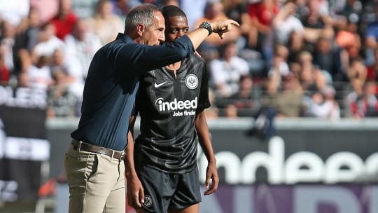 Haben die Europa-League-Aufgabe Standard Lüttich im Blick: Eintracht-Trainer Adi Hütter und Gelson Fernandes.