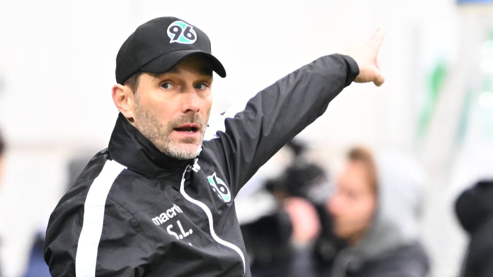 Hannovers Trainer Stefan Leitl wartet seit neun Spielen auf einen Sieg.