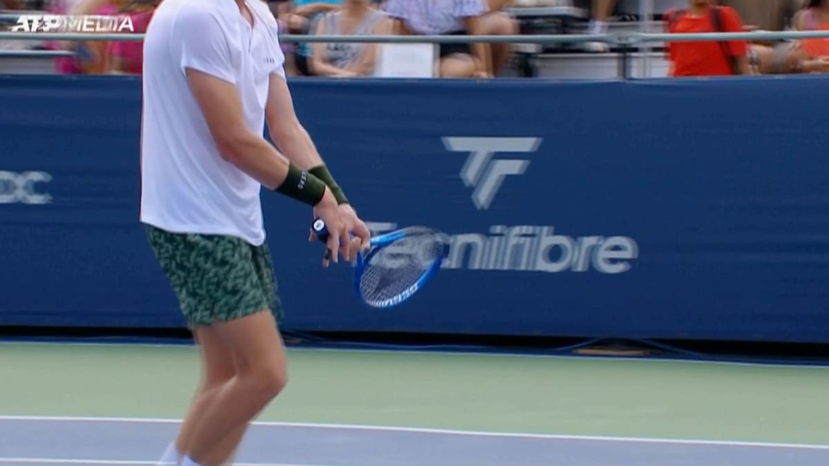 Matchball-kurios-Kokkinakis-entkrampft-H-nde-des-Gegners-vom-Schl-ger