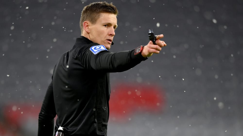 Elite-Schiedsrichter: Referee Daniel Siebert.