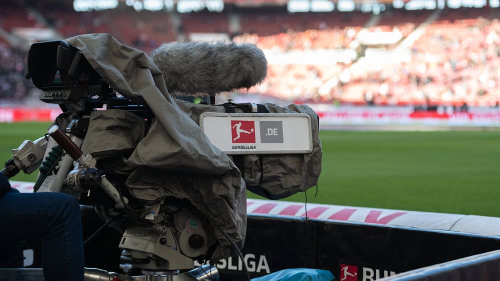 Eine TV-Kamera im Stuttgarter Stadion.